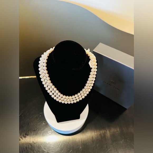 NWT LUXURY AUTHENTIC TIMELESS ELEGANT RARE Majorica Triple Strand Pearl Necklace - Picture 15 of 17